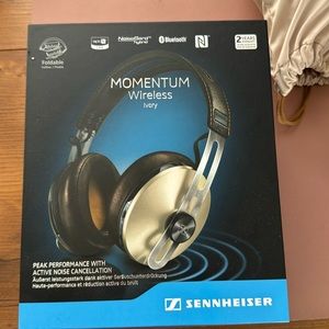 Sennheiser wireless foldable headphones